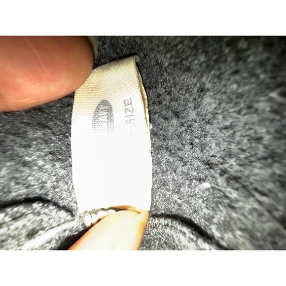 Charcoal Gray Fleece Winter Beanie — Old Navy — One Size - Picture 7 of 10